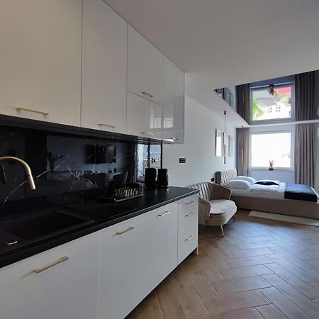 Apartament Z Jacuzzi Na Wylacznosc Dolina Baryczy Zmigrod Esterno foto
