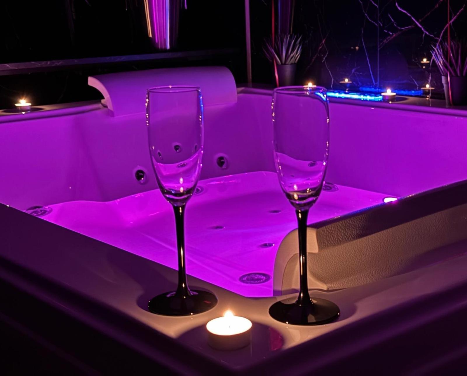 Apartament Z Jacuzzi Na Wylacznosc Dolina Baryczy Zmigrod Esterno foto